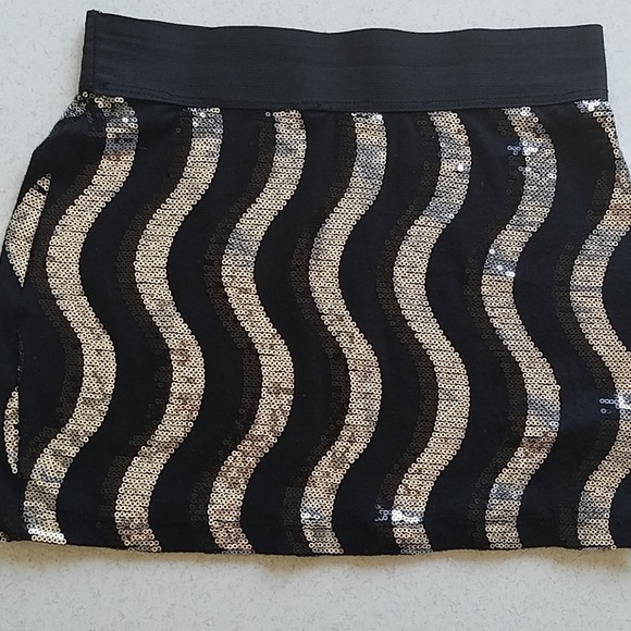 A'Gaci Sequin Mini Skirt - Picture 3 of 3